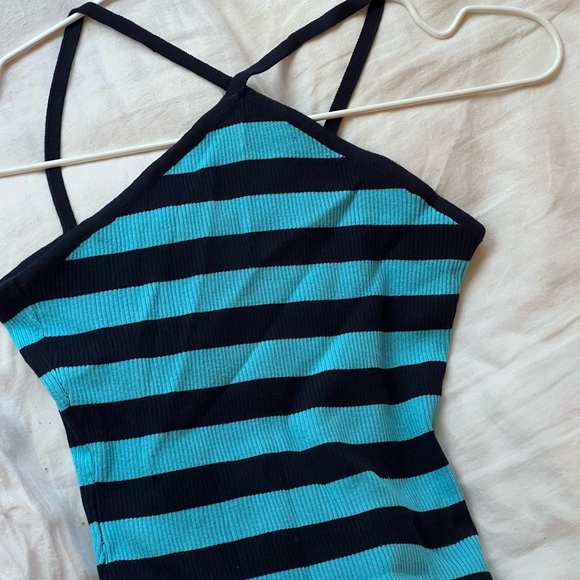 OAK + FORT Triangle tank - Picture 3 of 4